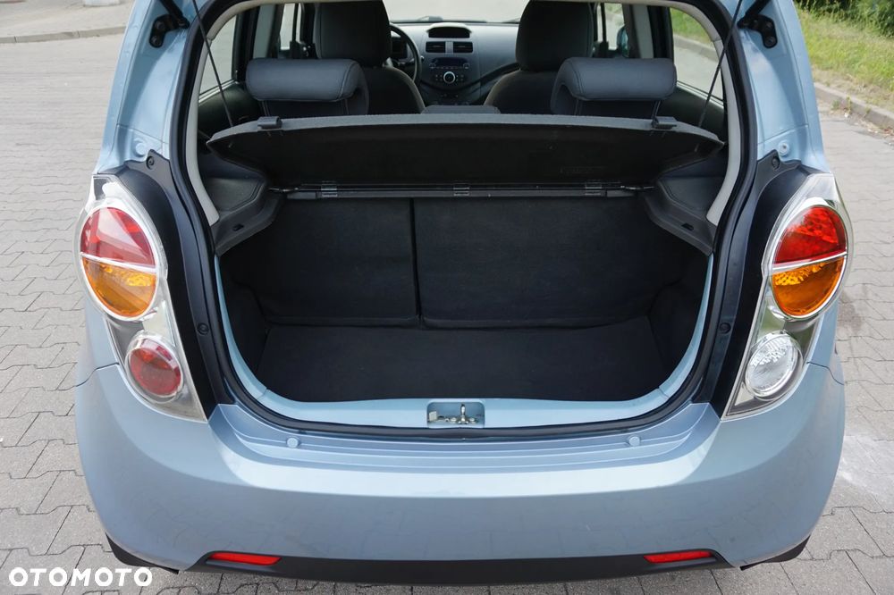 Chevrolet Spark - 35