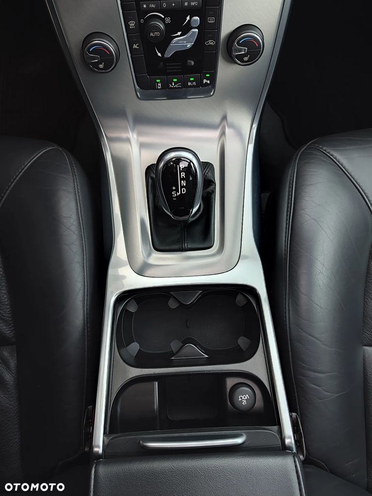 Volvo V70 D5 Geartronic Edition - 19