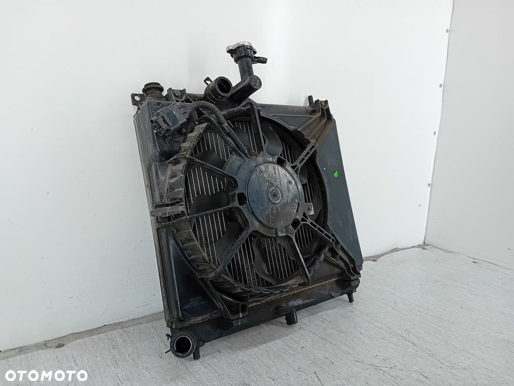 CHŁODNICA WODY Z WENTYLATOREM HYUNDAI I10 I 1.1 12V - 3