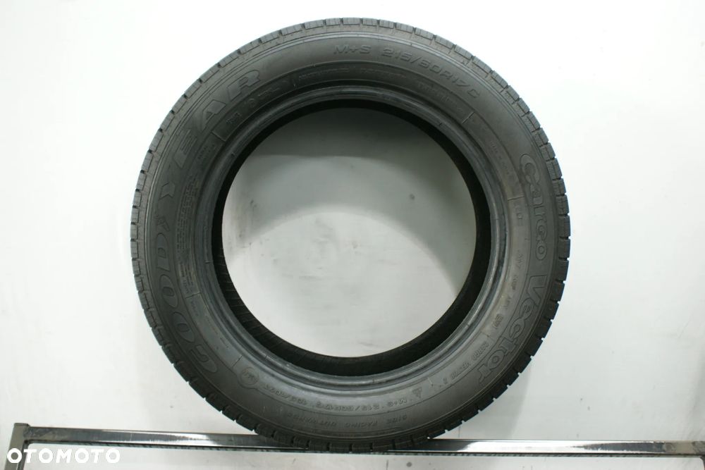 215/60R17C GOODYEAR CARGO VECTOR 2 , 7,4mm . - 3