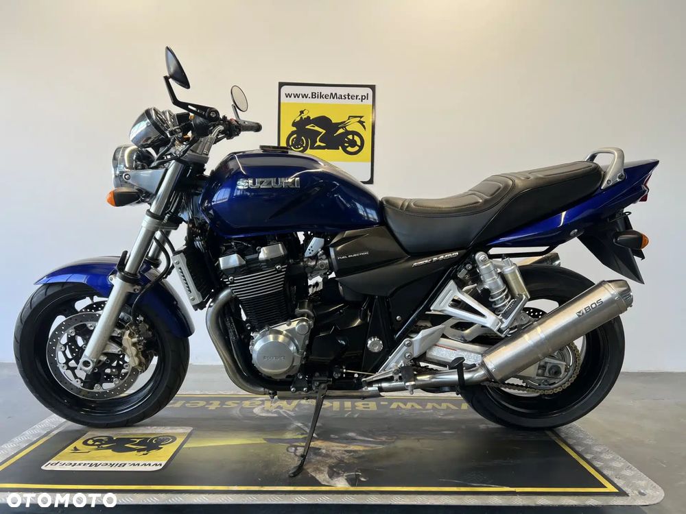 Suzuki GSX - 2