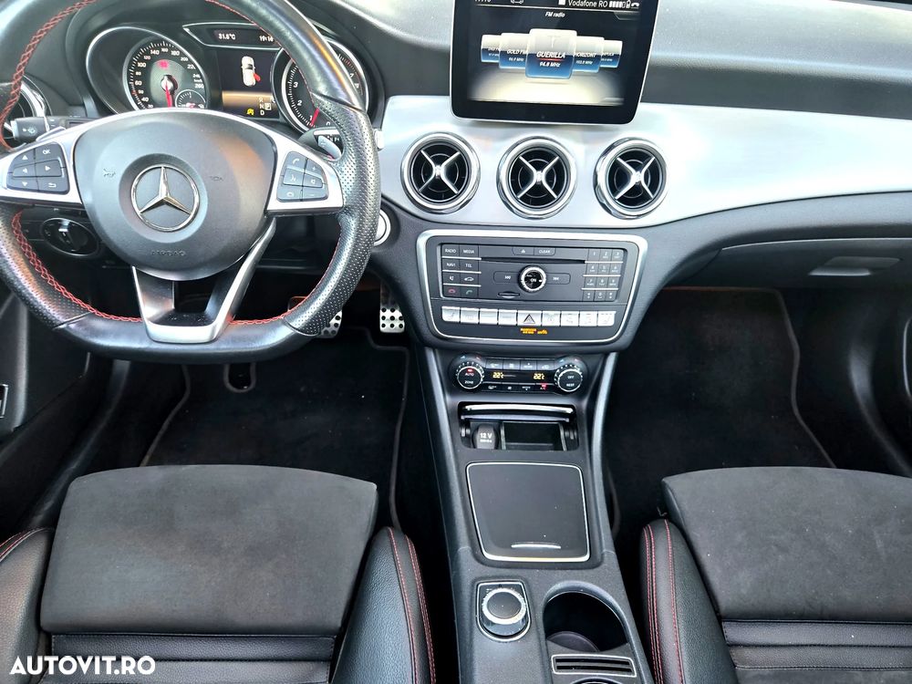 Mercedes-Benz GLA - 21
