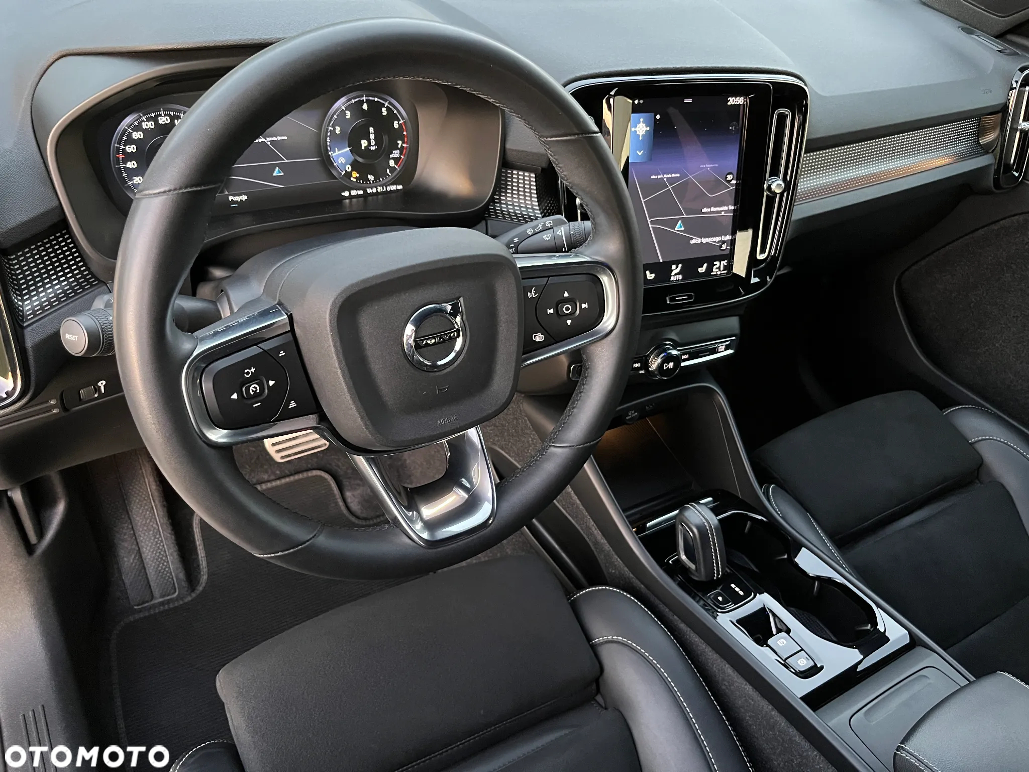 Volvo XC 40 T3 R-Design - 22