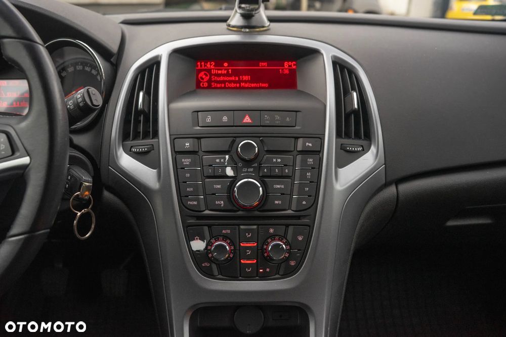 Opel Astra 1.4 T Sport EU6 - 14