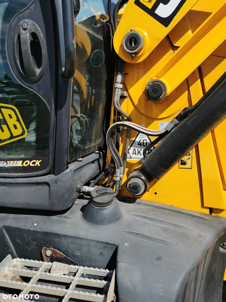 JCB 3CX Powershift - 10