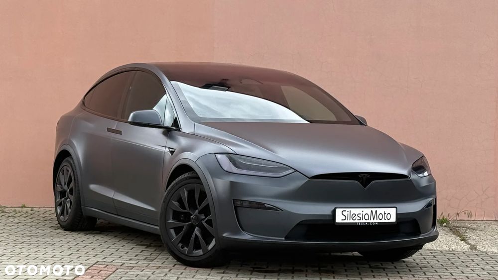 Tesla Model X - 1