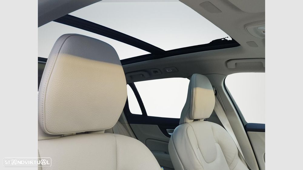 Volvo V60 2.0 T6 AWD TE Plus Bright — fotografia 17