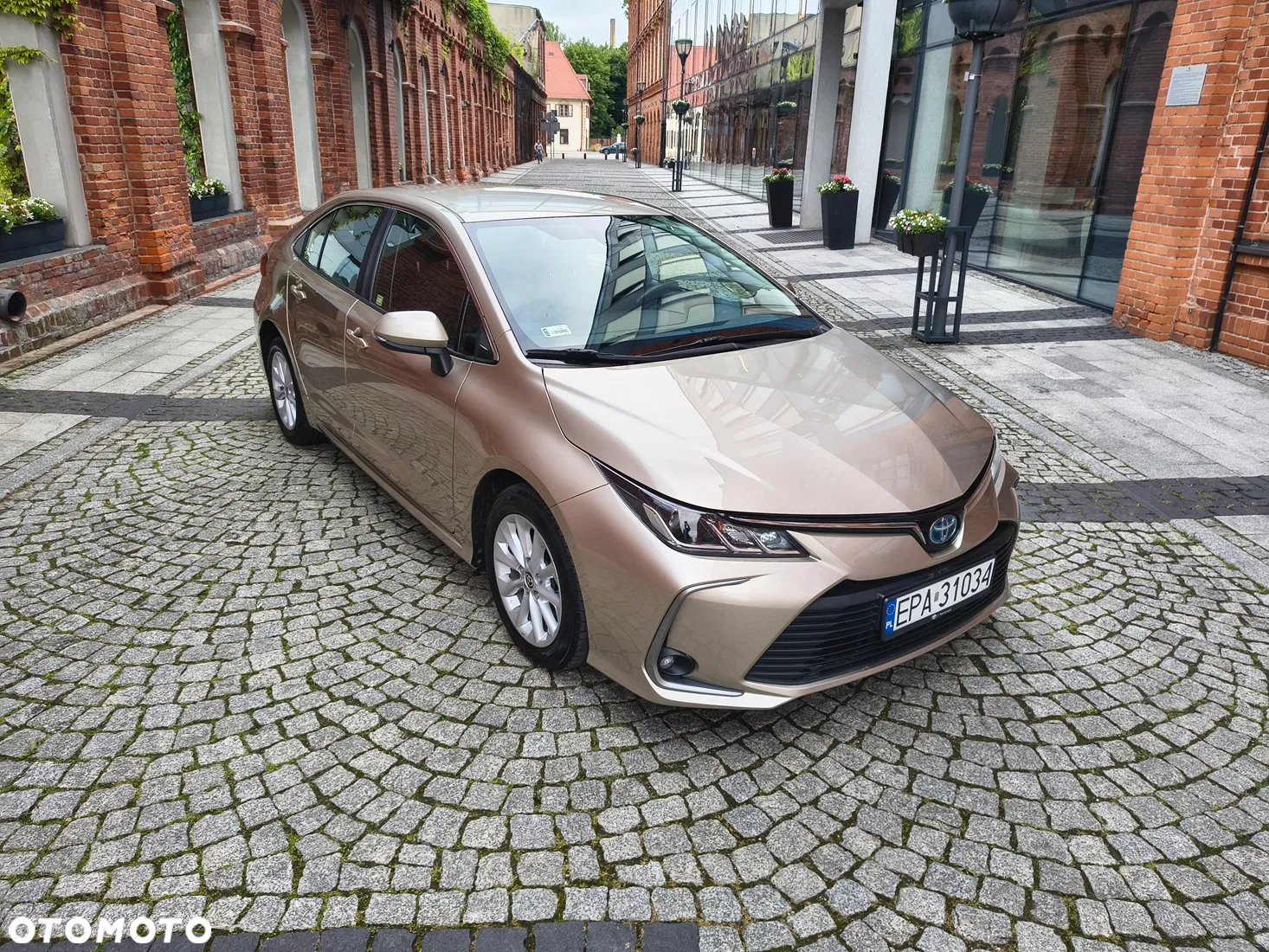 Toyota Corolla 1.8 Hybrid Comfort - 9
