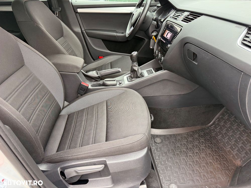 Skoda Octavia Combi Diesel 1.6 TDI Ambition - 22