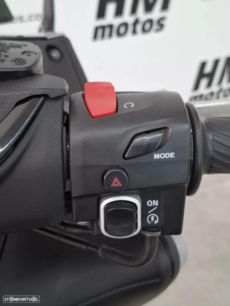 Yamaha TMAX 530 DX - 10