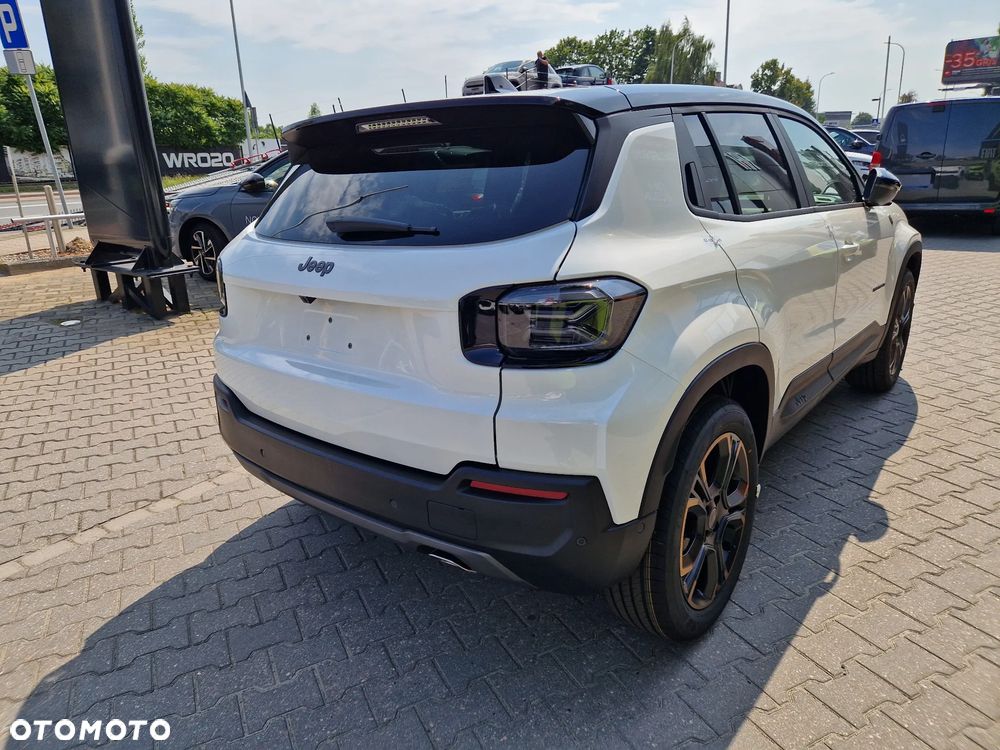 Jeep Avenger 1.2 T3 mHEV 85th Anniversary eDCT6 - 4