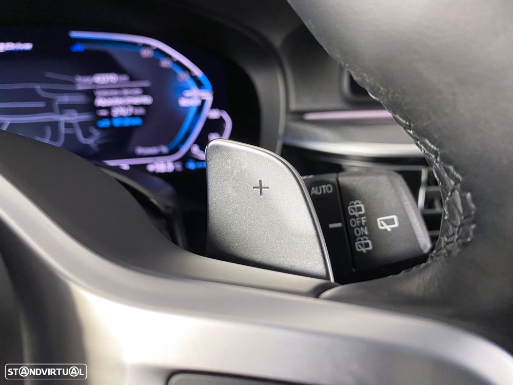 BMW 520 e Pack M - 12