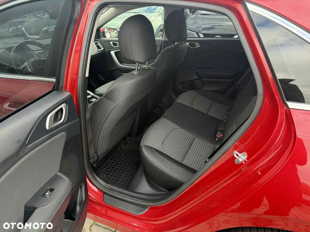 Kia Ceed 1.5 T-GDI M - 10