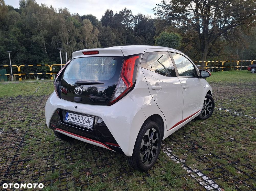 Toyota Aygo x-play connect - 6
