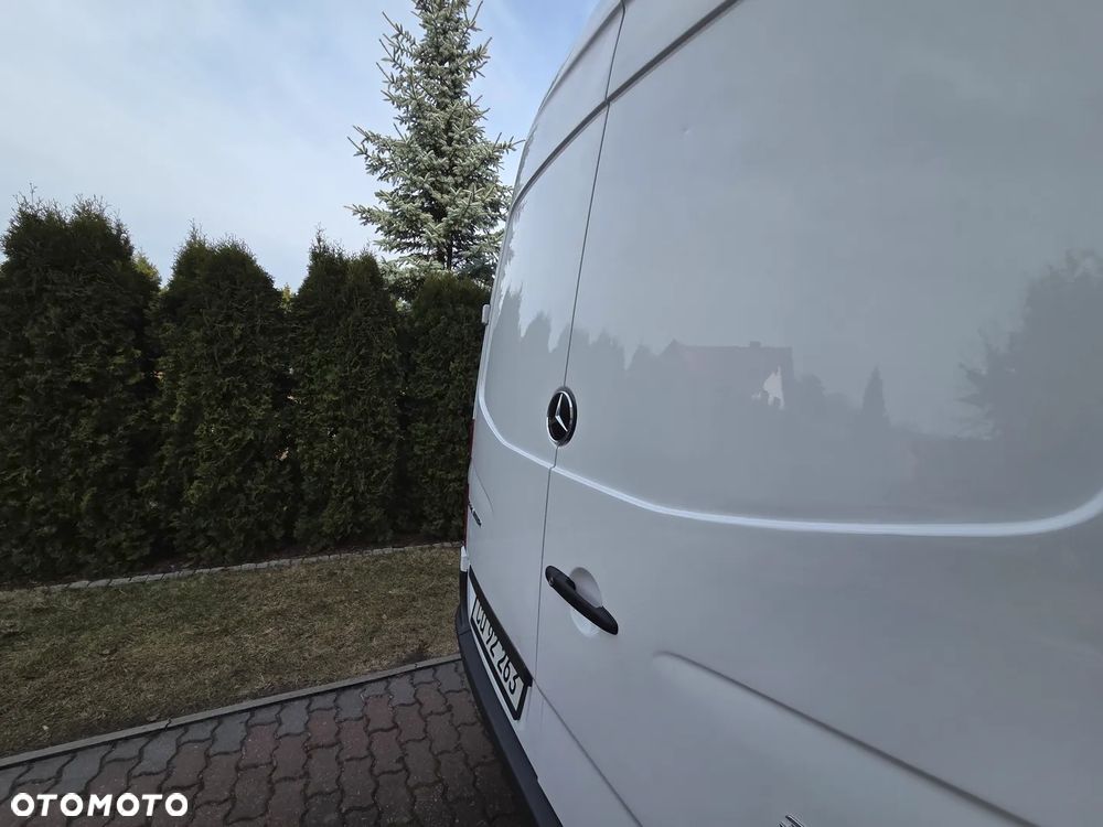 Mercedes-Benz Sprinter - 13