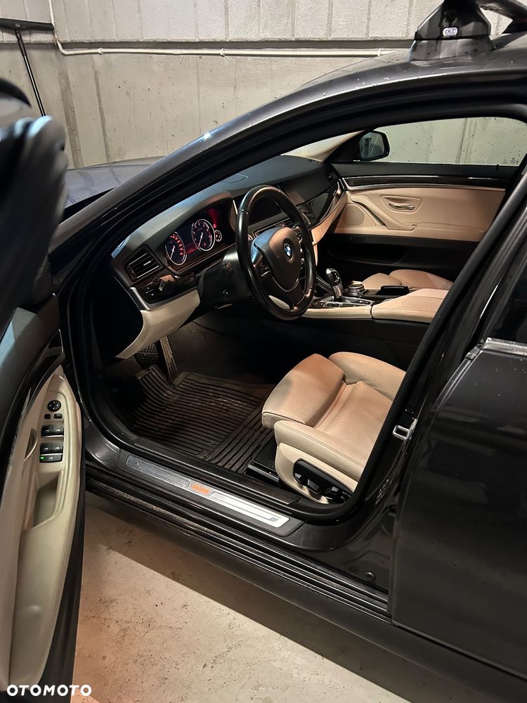 BMW Seria 5 528i xDrive Luxury Line - 6
