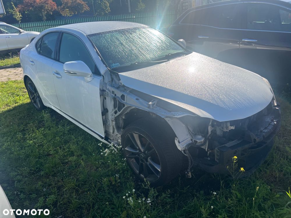 Lexus IS 200 D Prestige - 11