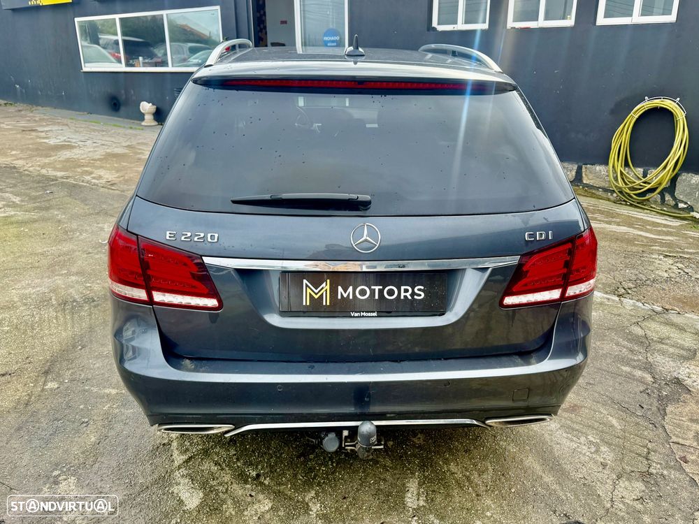 Mercedes-Benz E 220 BlueTEC Avantgarde Auto. - 52