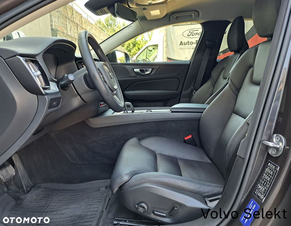 Volvo V60 Cross Country - 10