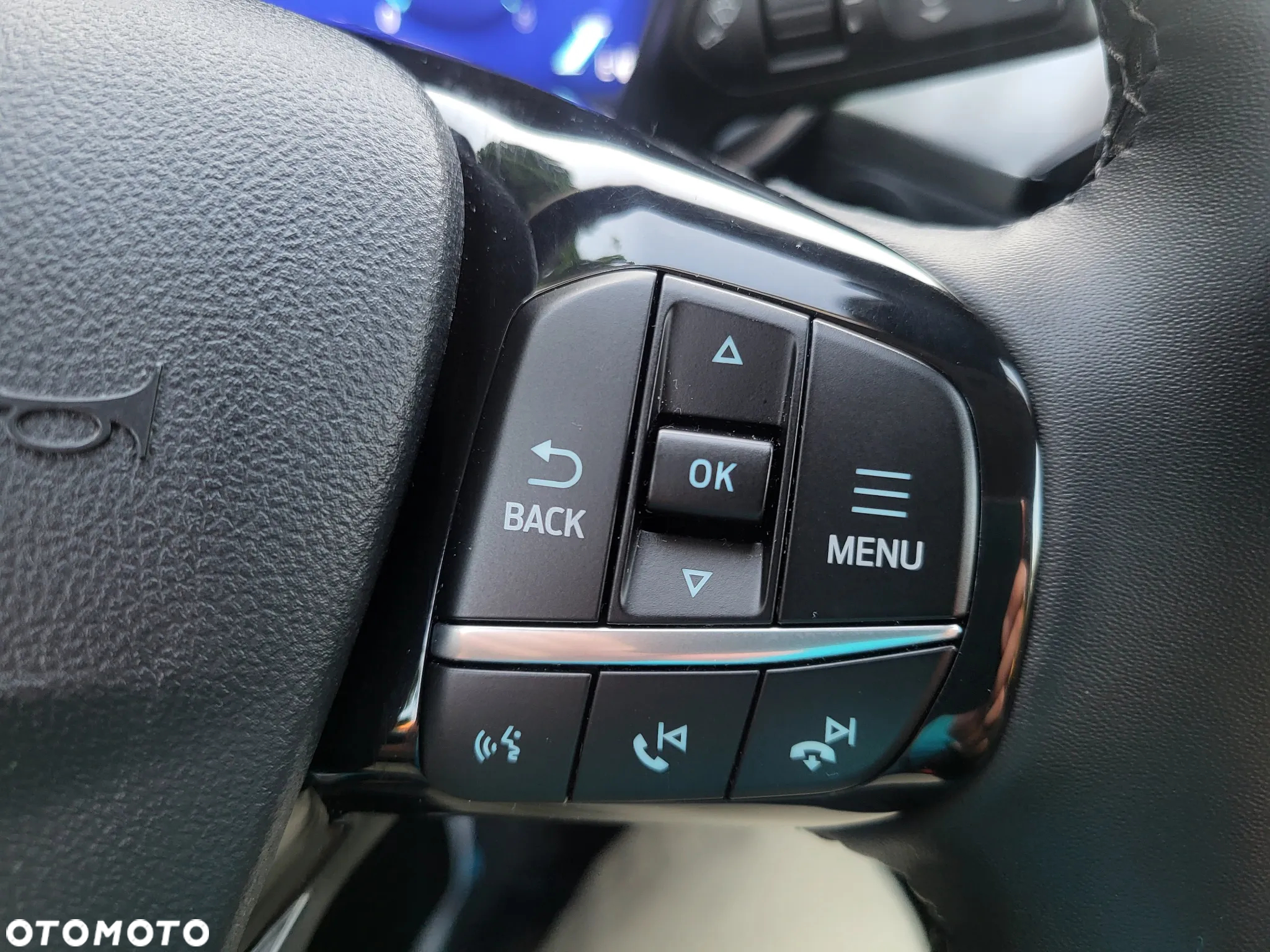 Ford Escape 2.0 EcoBoost AWD Titanium - 12
