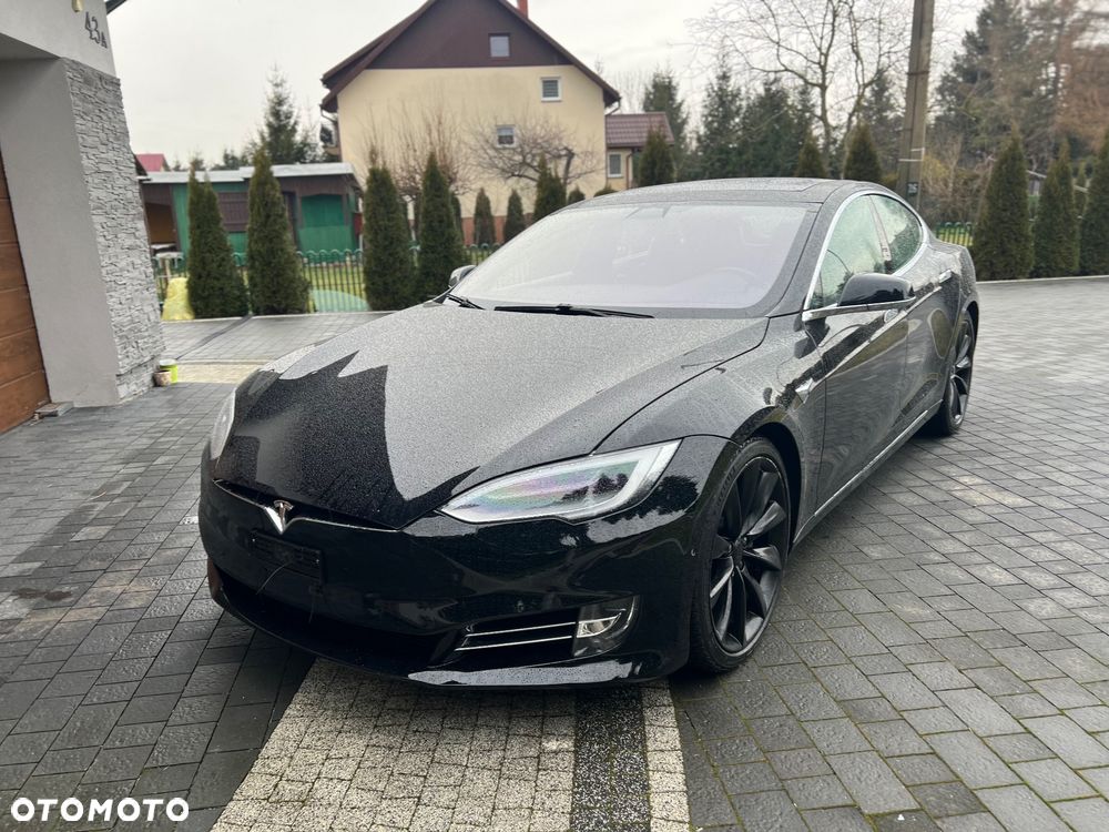 Tesla Model S - 10