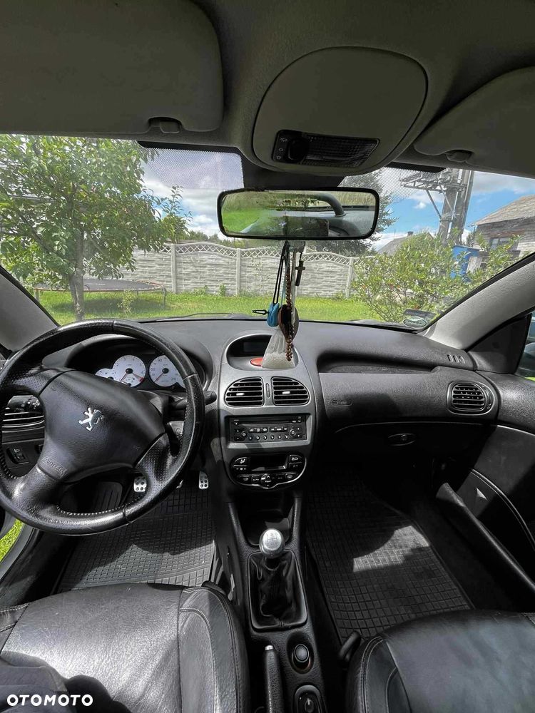 Peugeot 206 CC - 2
