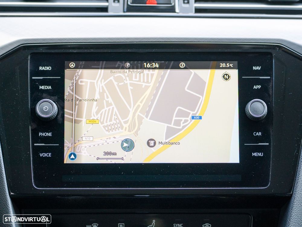 VW Passat Variant - 51