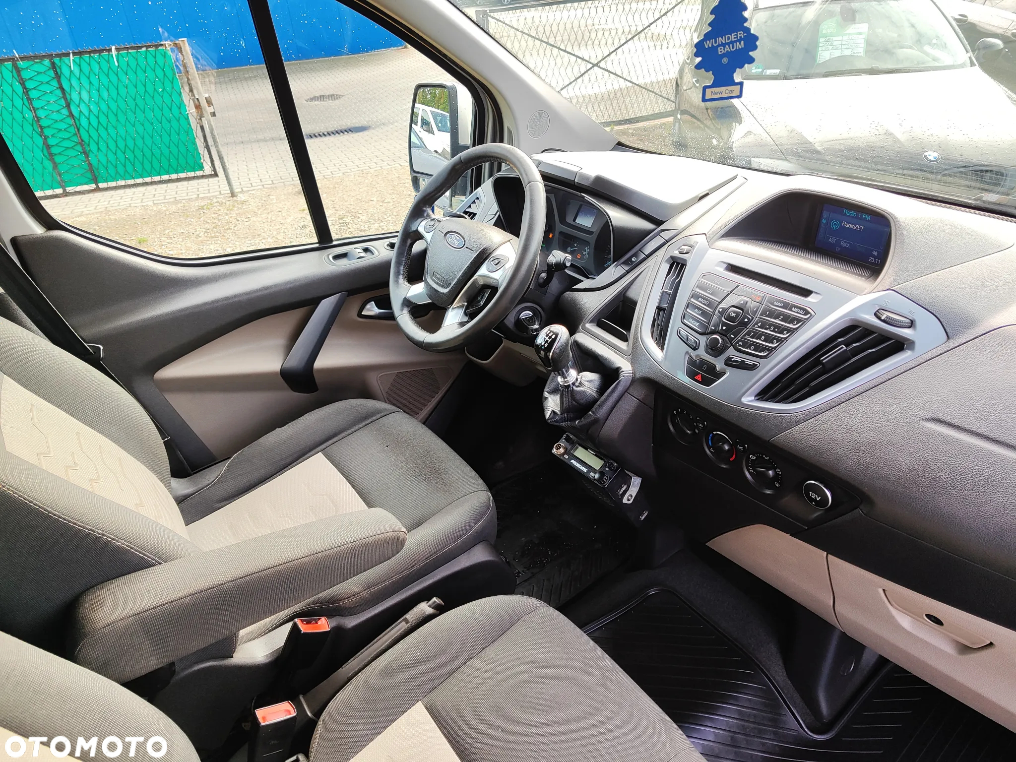 Ford Tourneo Custom - 12