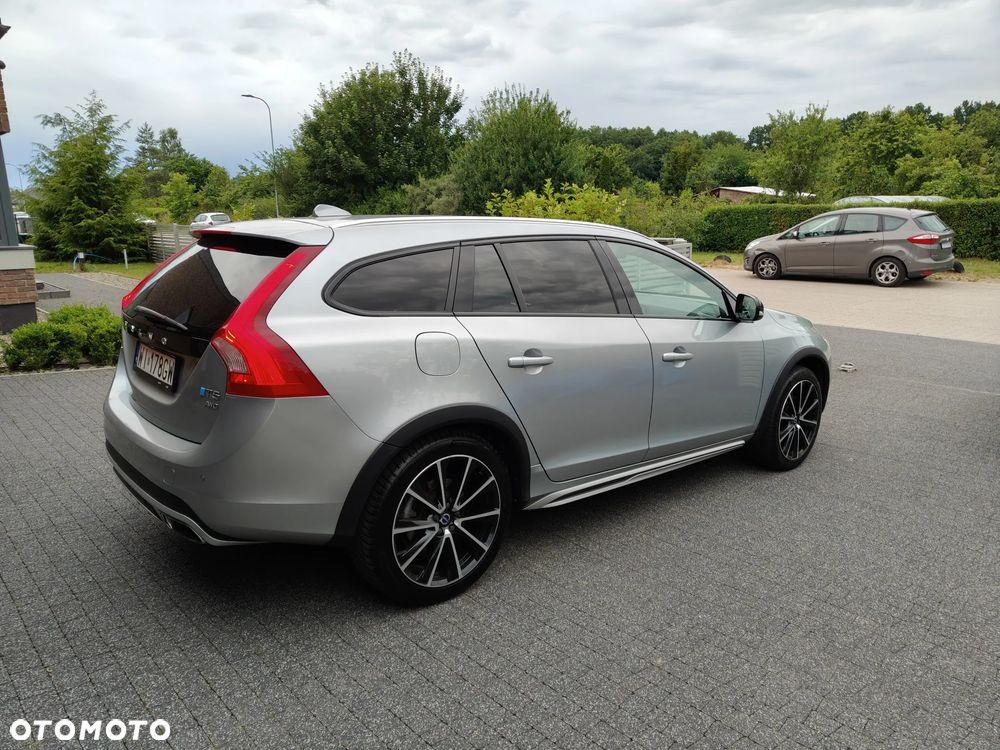 Volvo V60 Cross Country T5 AWD Momentum - 14