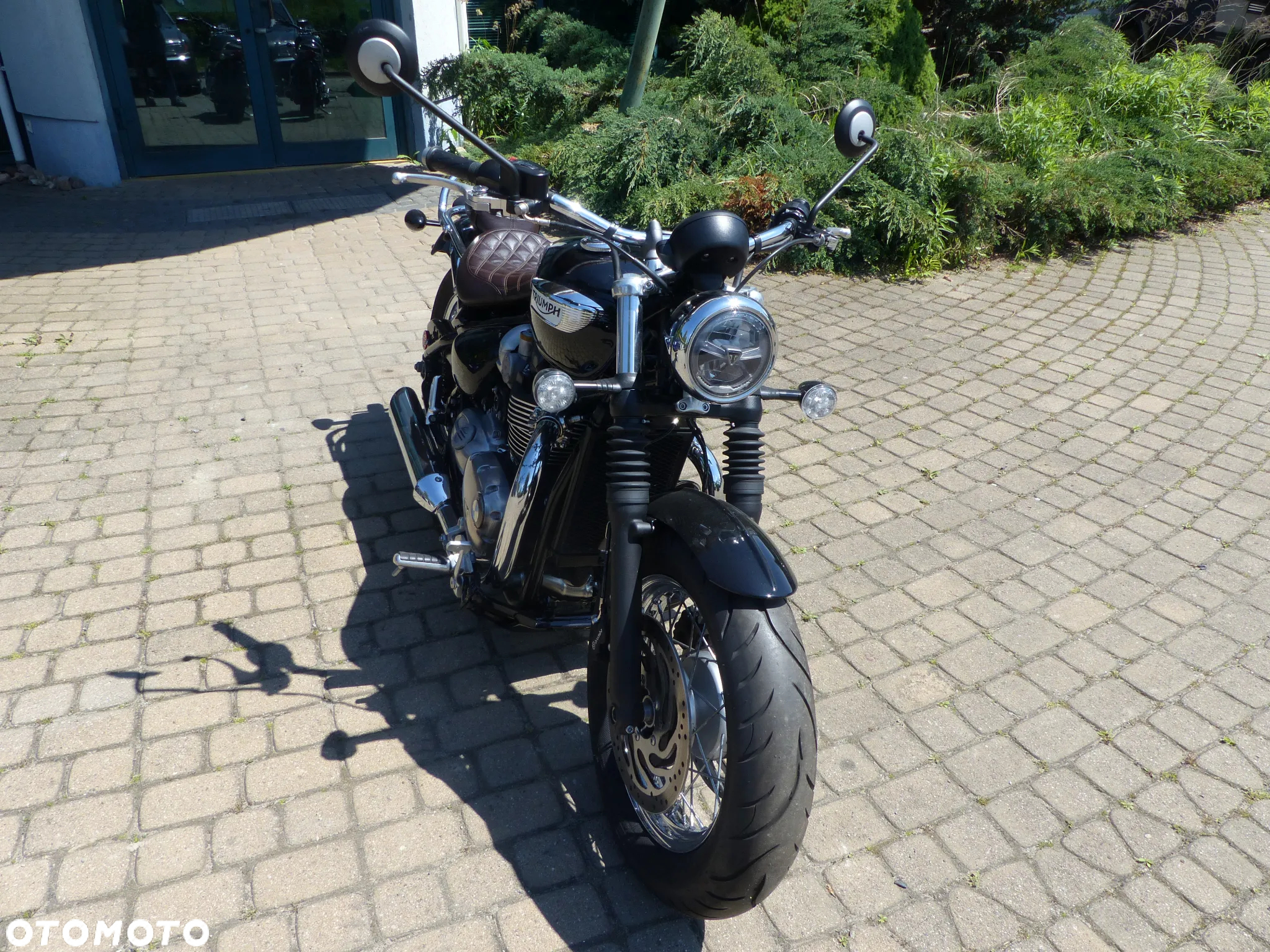 Triumph Bonneville - 4