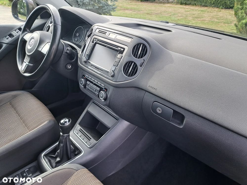 Volkswagen Tiguan 2.0 TDI DPF BlueMotion Technology Exclusive - 25