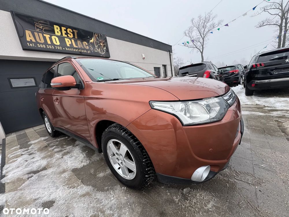 Mitsubishi Outlander ver-2-0-invite-plus-2wd - 2