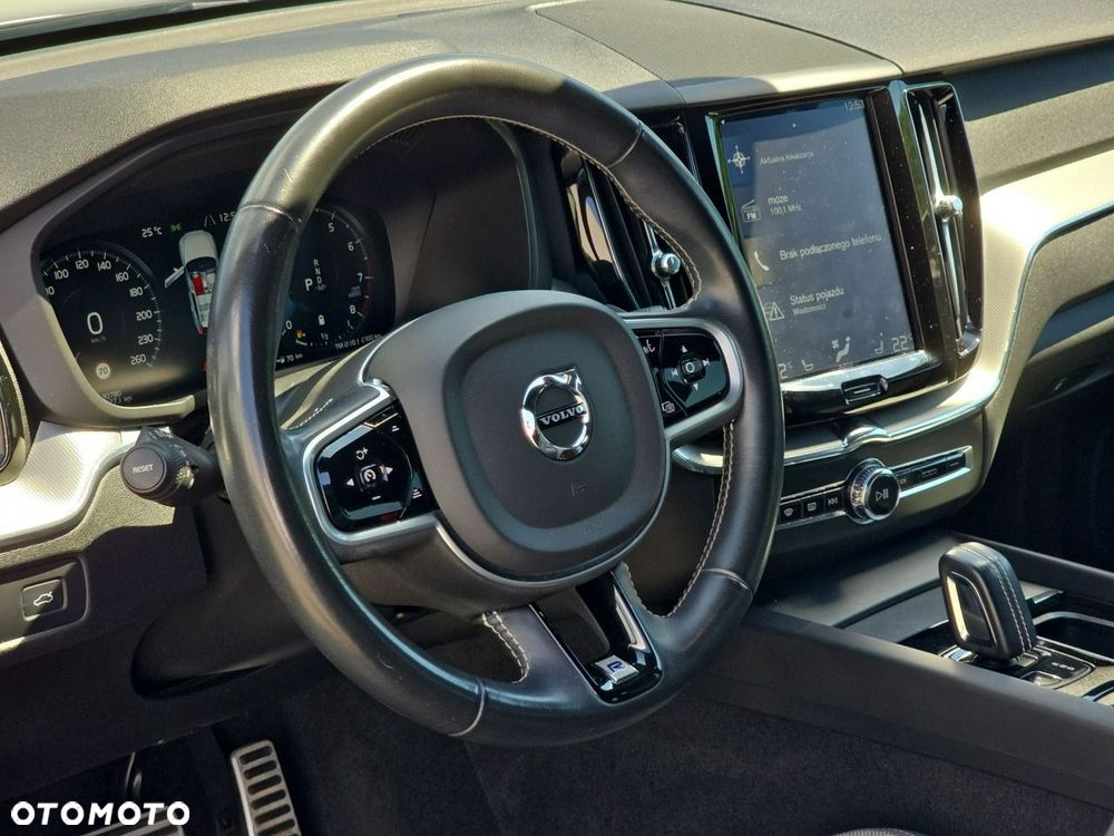 Volvo XC 60 B5 B AWD R-Design - 17