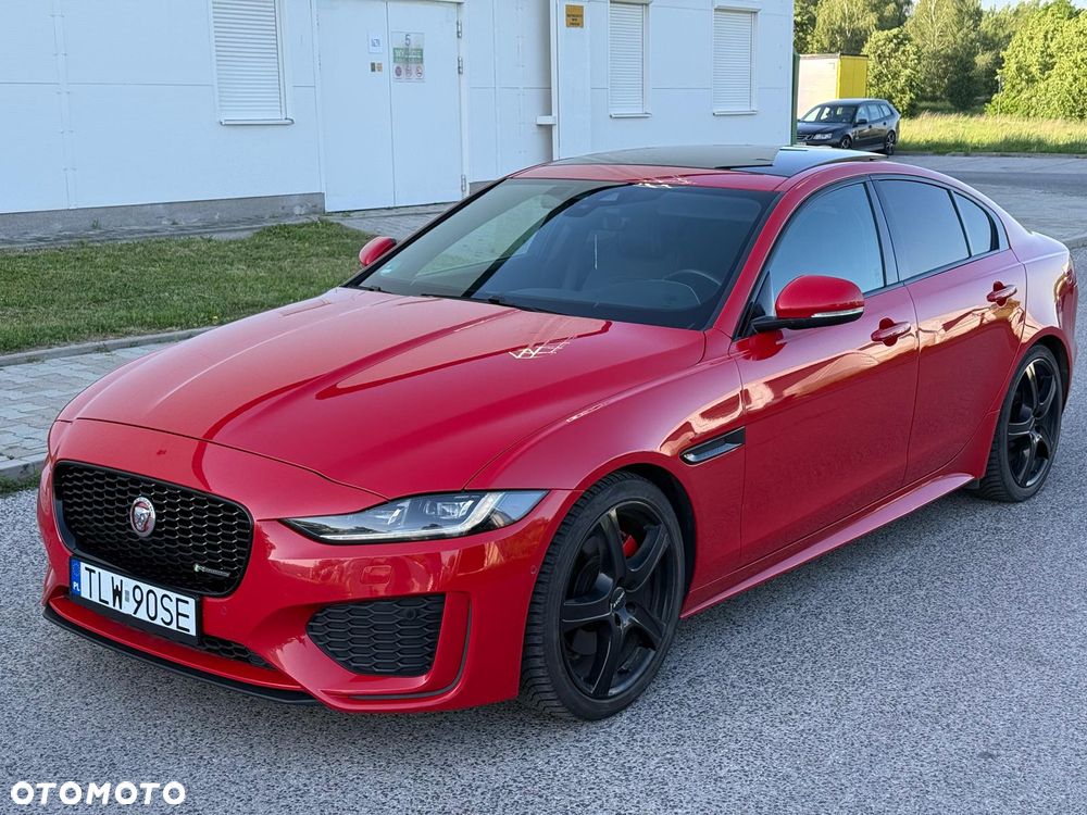 Jaguar XE 2.0 D180 R-Dynamic SE - 2