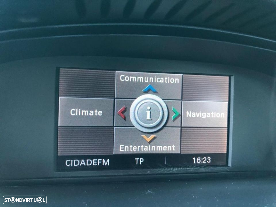 BMW 318 d Touring Dynamic - 14