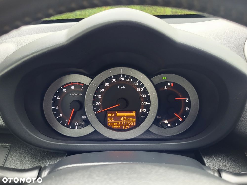 Toyota RAV4 2.2 D-4D Premium - 25