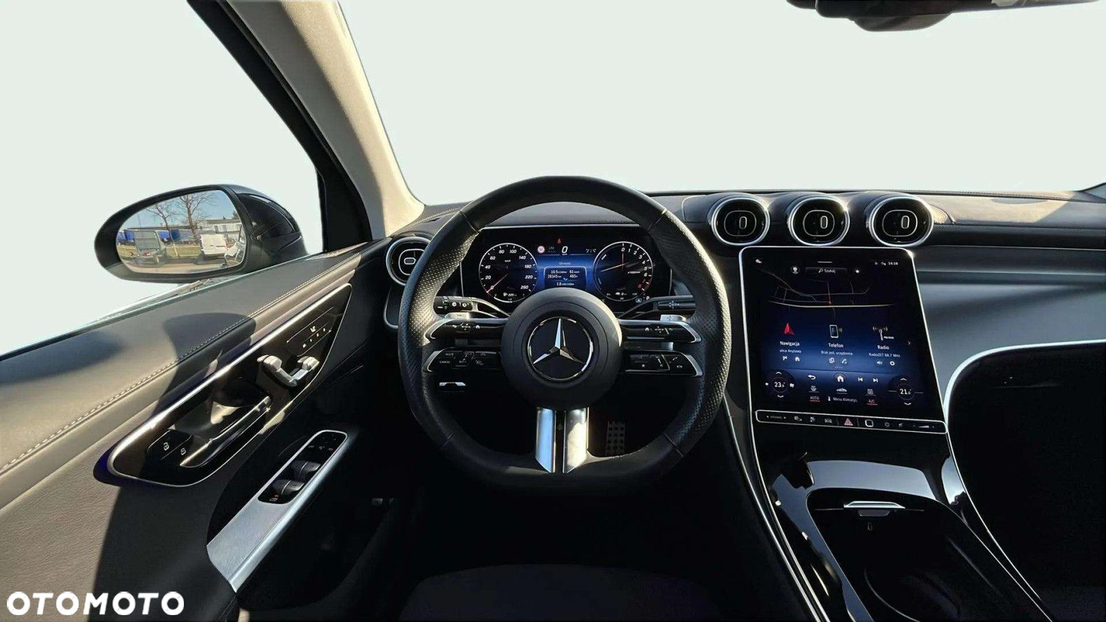 Mercedes-Benz GLC - 12