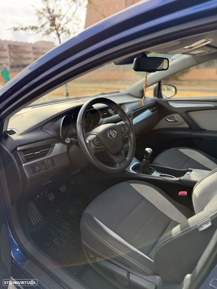 Toyota Avensis Touring Sports 1.6 D-4D Luxury+GPS - 6