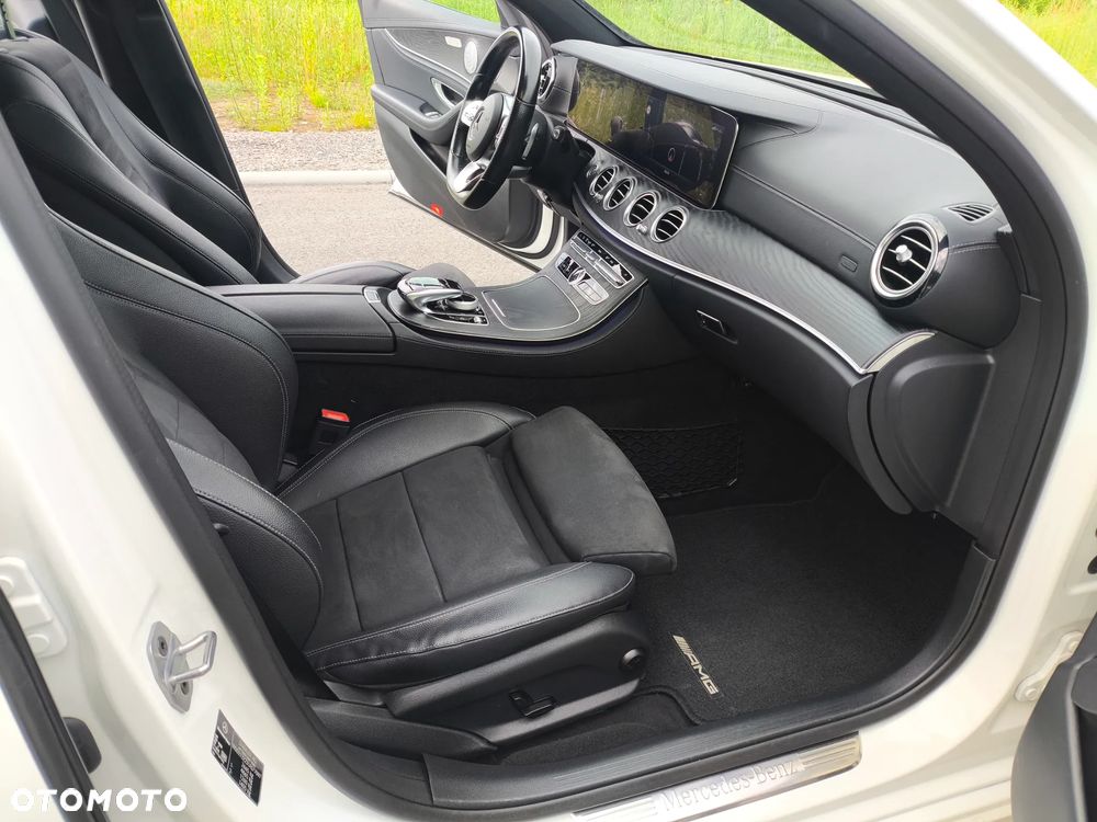 Mercedes-Benz Klasa E 400 d 4-Matic 9G-TRONIC - 29