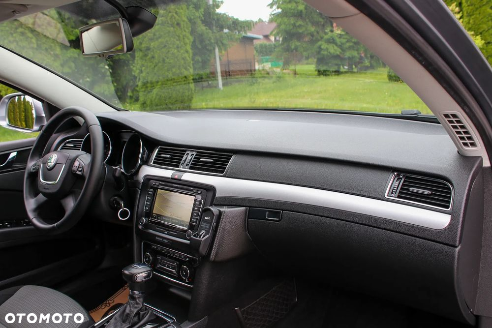 Skoda Superb 2.0 TDI DSG Exclusive - 21