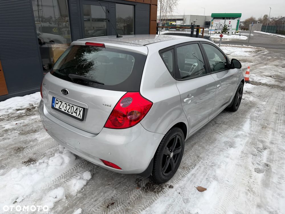 Kia Ceed 1.6 Crdi Comfort + - 17