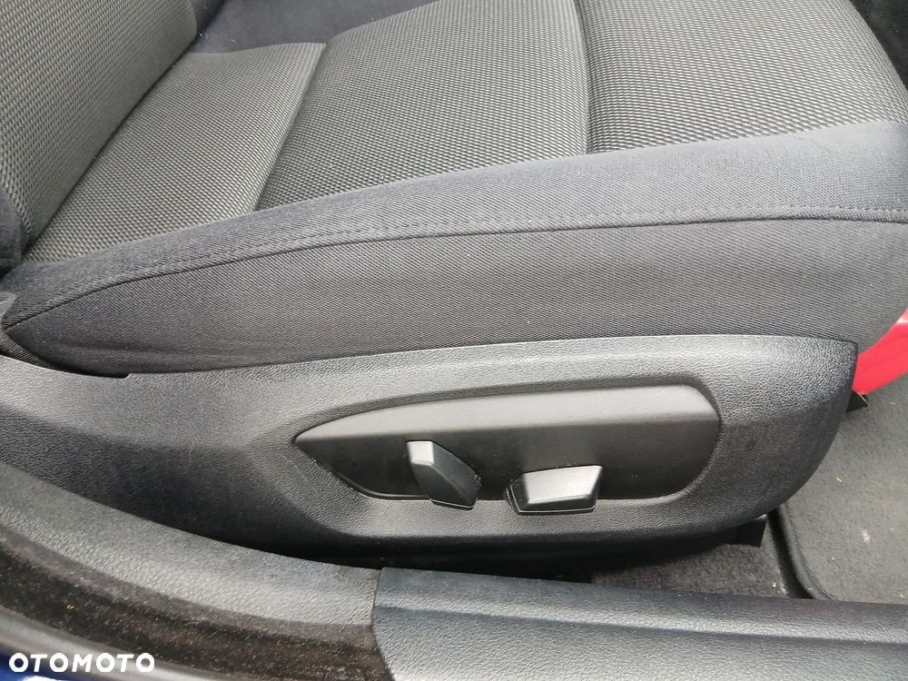 BMW Seria 5 528i xDrive - 13