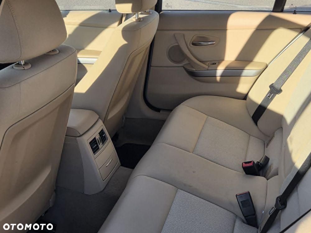 BMW Seria 3 320d DPF - 8