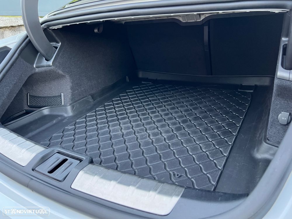 Porsche Taycan Turbo S - 8