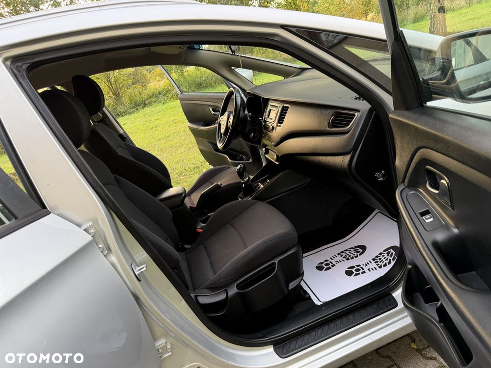 Kia Carens 1.6 GDI L - 30