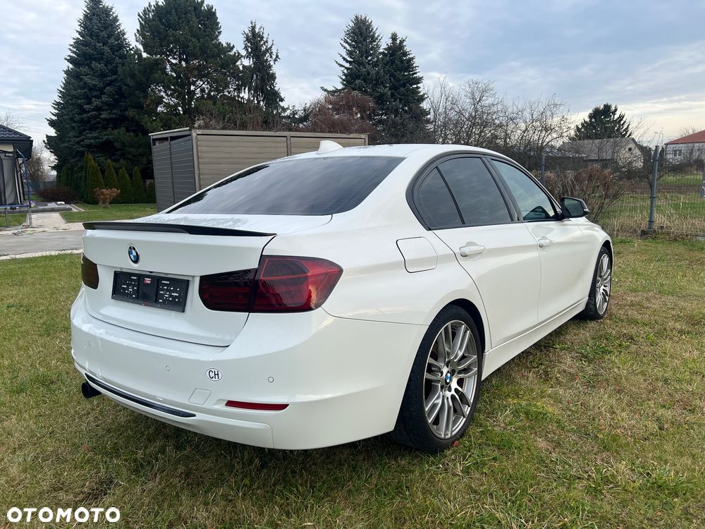 BMW Seria 3 320i Sport Line - 4