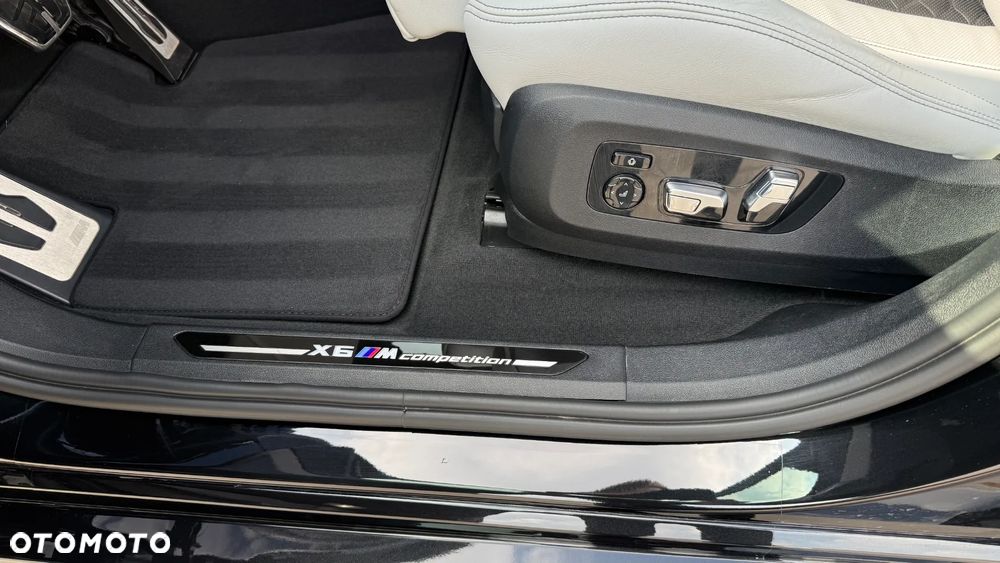 BMW X6M - 11