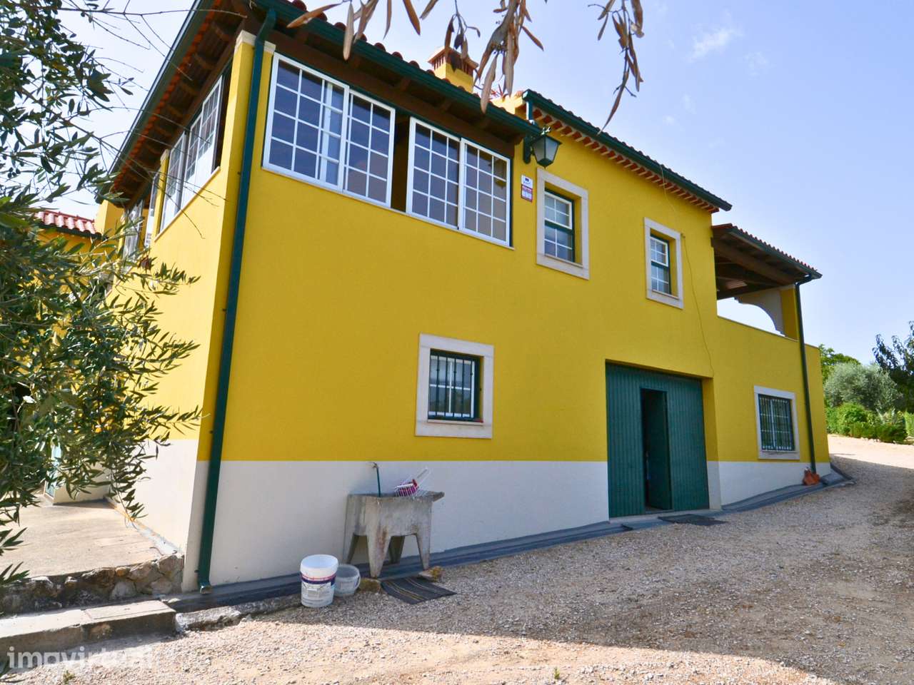 Moradia T4 inserida num terreno com 3.720 m² - Grande imagem: 4/34