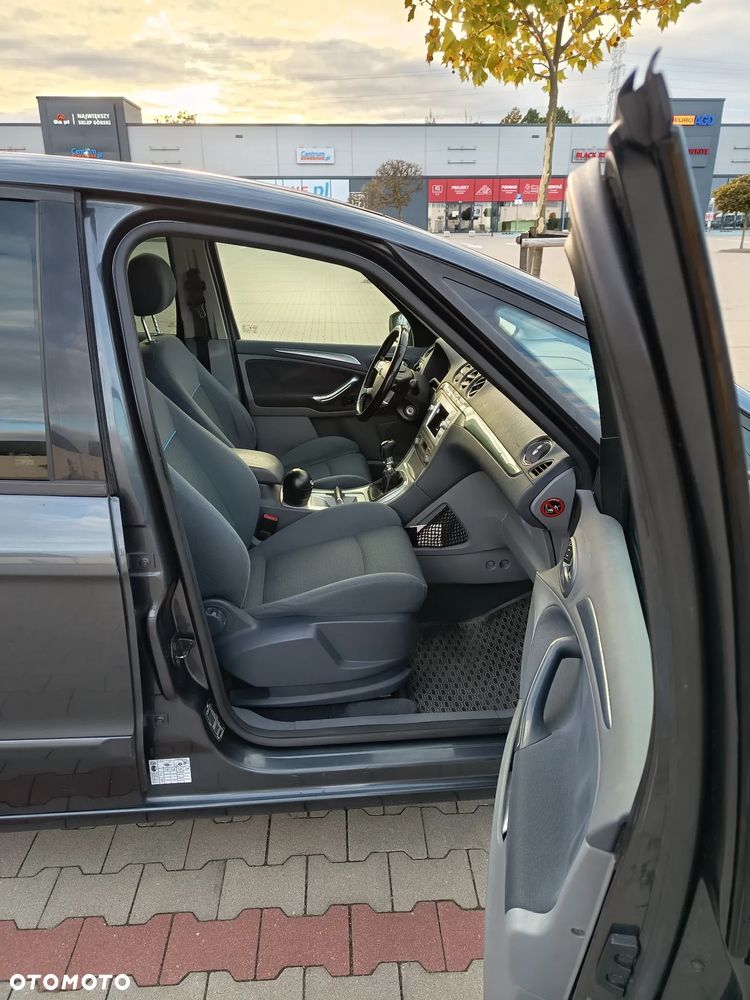 Ford S-Max - 8