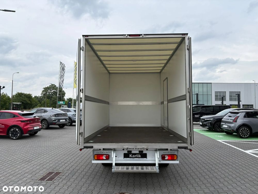 Renault nowy Master kontener 8 EP - 12